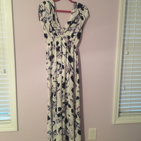 Dainty hooligan falling floral maxi - Picture 2 of 3